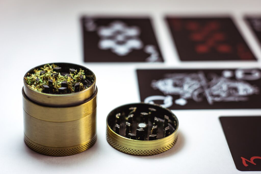 4 piece cannabis grinder